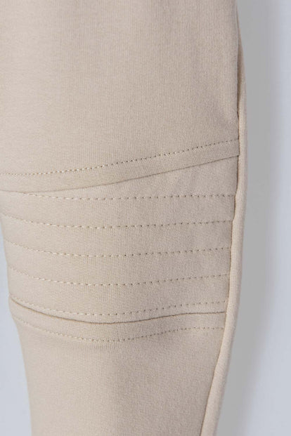 JOGGER DE LITTLEMIC CON CORDÓN CAKI PARA BEBÉ NIÑO