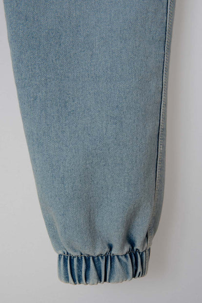 JOGGER DE MIC CON CORDÓN PARA NIÑO