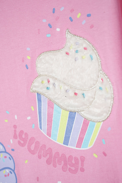 CAMISETA MIC ROSADA DE DISEÑO CLÁSICO PARA NIÑA