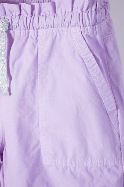 SHORT DE MIC CON CORDÓN MORADO PARA NIÑA