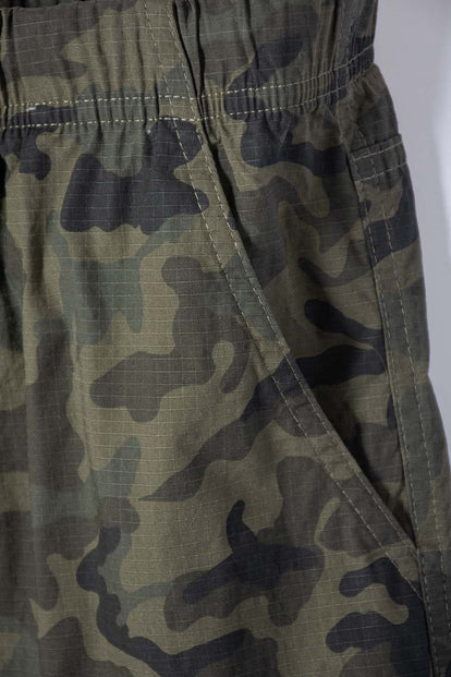 BERMUDA DE MIC CON CORDÓN VERDE PARA NIÑO