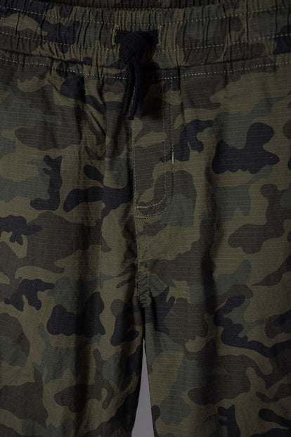 JOGGER DE MIC CON CORDÓN VERDE MILITAR PARA NIÑO