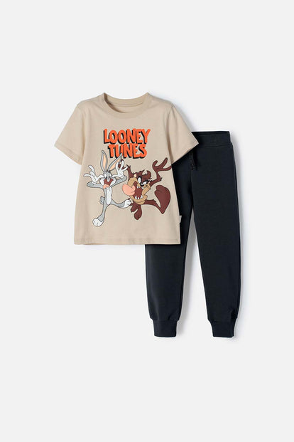 CONJUNTO DE LOS LOONEY TUNES CAQUI Y GRIS CON JOGGER PARA NIÑO 2T A 5T