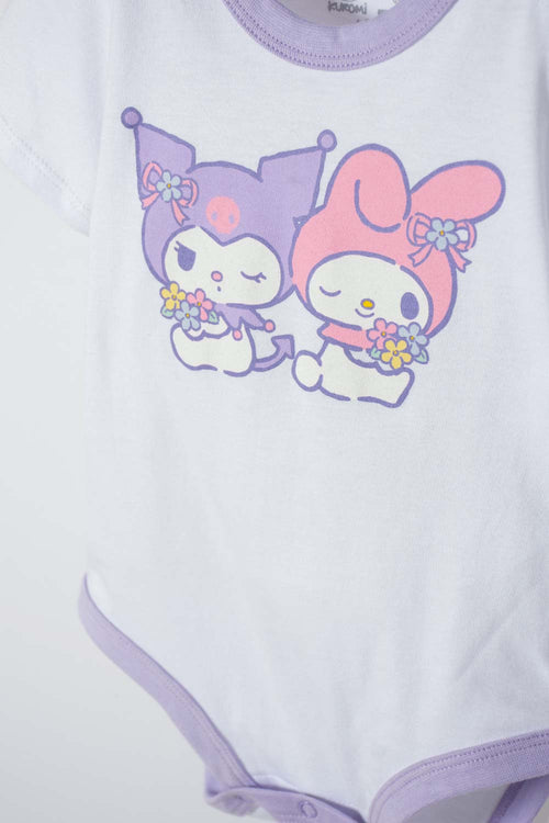 BODY DE MY MELODY & KUROMI BLANCO CON BROCHES EN ENTREPIERNA PARA BEBÉ NIÑA