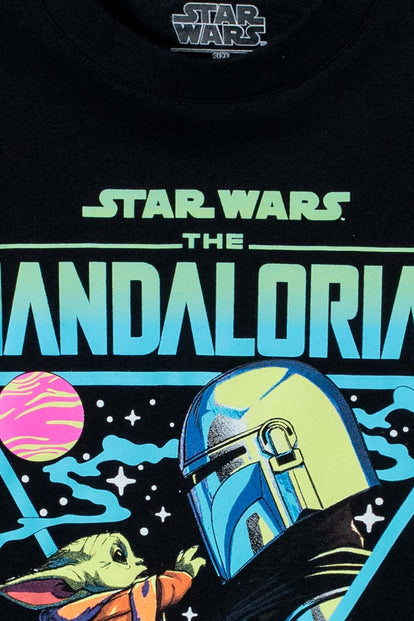 CAMISETA DE MANDALORIAN CUELLO REDONDO NEGRA PARA NIÑO