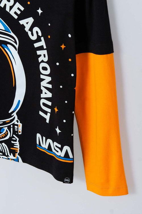 CAMISETA DE LA NASA NEGRA Y NARANJA MANGA LARGA PARA NIÑO