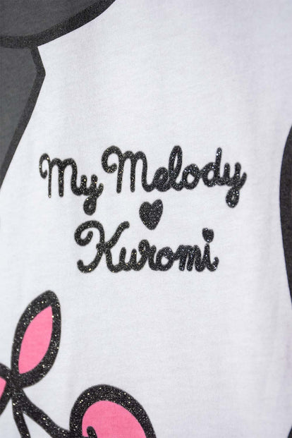 CAMISETA DE MY MELODY & KUROMI BLANCA ESTAMPADA EN FRENTE PARA NIÑA
