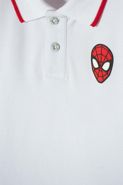CAMISETA TIPO POLO DE SPIDERMAN BLANCA CON BOTONES PARA NIÑO