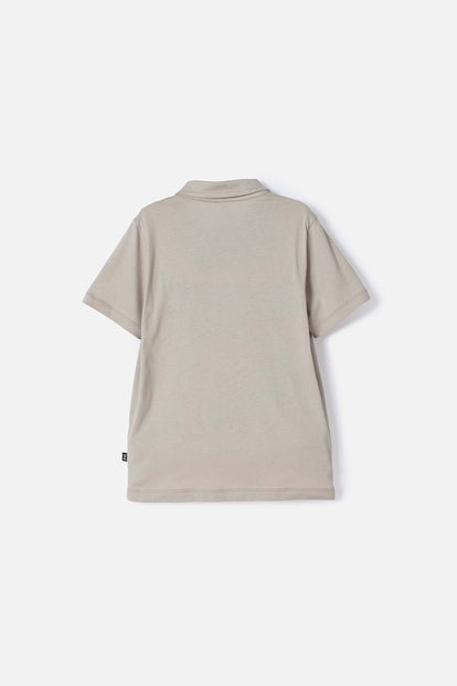 CAMISETA TIPO POLO DE JURASSIC WORLD VERDE PARA NIÑO