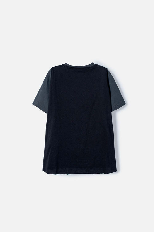 CAMISETA DE BATMAN CON CAPA GRIS Y NEGRO PARA NIÑO