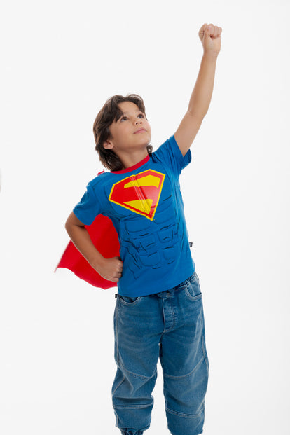 CAMISETA DE SUPERMAN CON CAPA AZUL Y ROJO PARA NIÑO