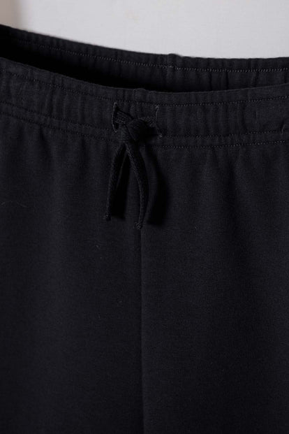 CONJUNTO DE JURASSIC WORLD CON BERMUDA MULTICOLOR PARA NIÑO