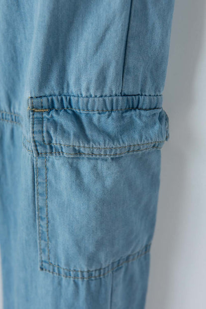 JOGGER DE MIC CON CORDÓN AZUL CLARO PARA NIÑA