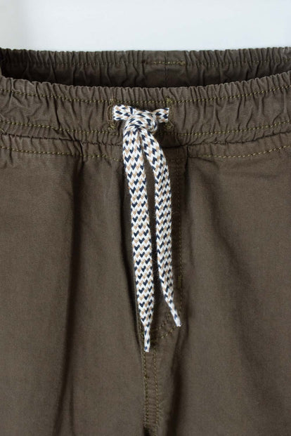 JOGGER DE LITTLEMIC CON CORDÓN VERDE MILITAR PARA NIÑO 2T A 5T