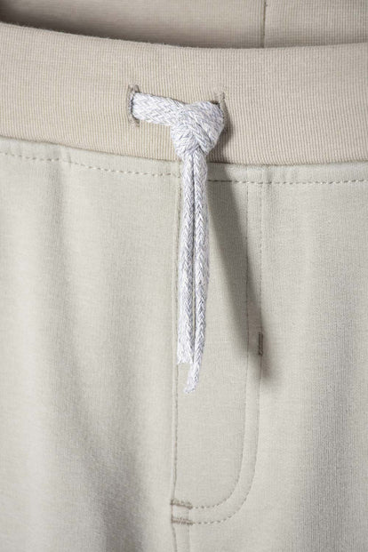 JOGGER DE MIC CON CORDÓN VERDE ACEITUNA PARA NIÑO