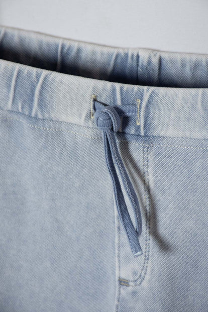 JOGGER DE MIC BOTA AMPLIA AZUL PARA NIÑA
