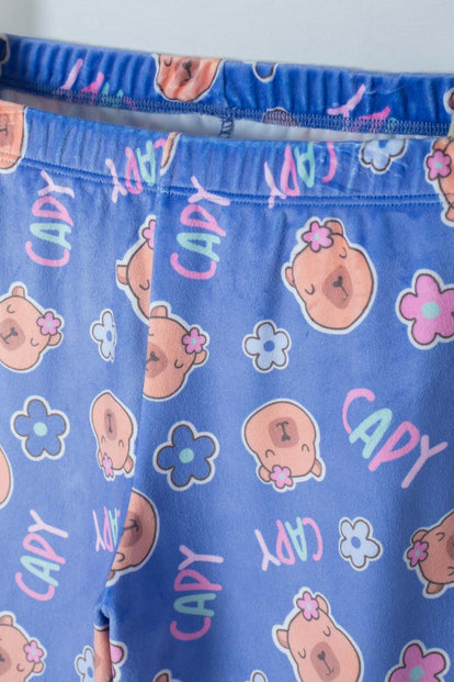 PIJAMA DE CAPYBARA MANGA LARGA LILA PARA NIÑA