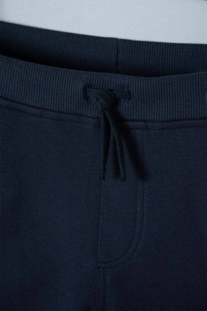 JOGGER DE MIC CON CORDÓN AZUL PARA NIÑO