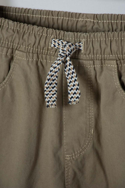 JOGGER DE LITTLEMIC CON CORDÓN VERDE PARA NIÑO 2T A 6T
