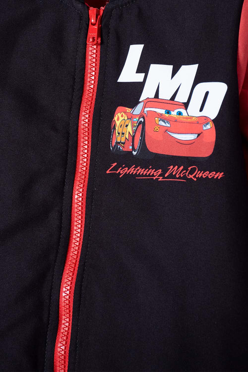 CHAQUETA DE CARS CON CIERRE NEGRO Y ROJO PARA NIÑO 2T A 6T.